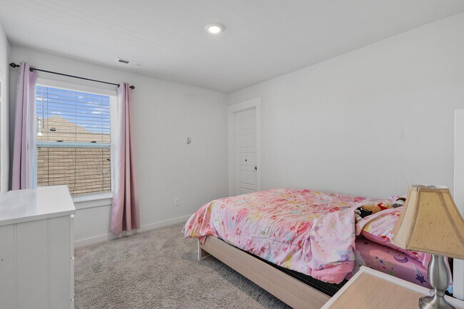 Building Photo - 417 Wind Dance Dr