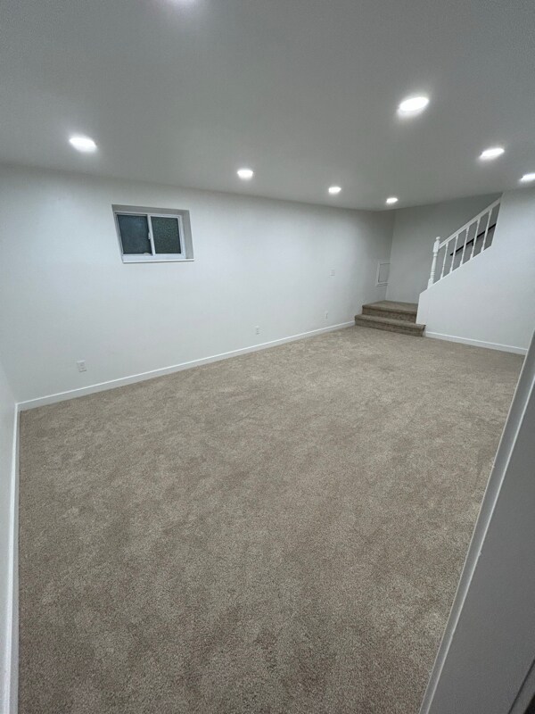 Building Photo - 321 E 1040 N