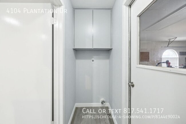 Building Photo - 4104 Plantation Dr