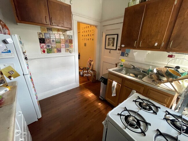 Building Photo - NO BROKER FEE 9/1 Sweet 2bed split in Brig...