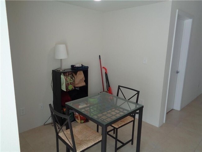 Building Photo - 210 E 32nd St