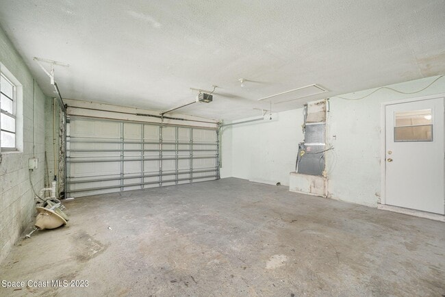 Building Photo - 608 Sacre Coeur Dr