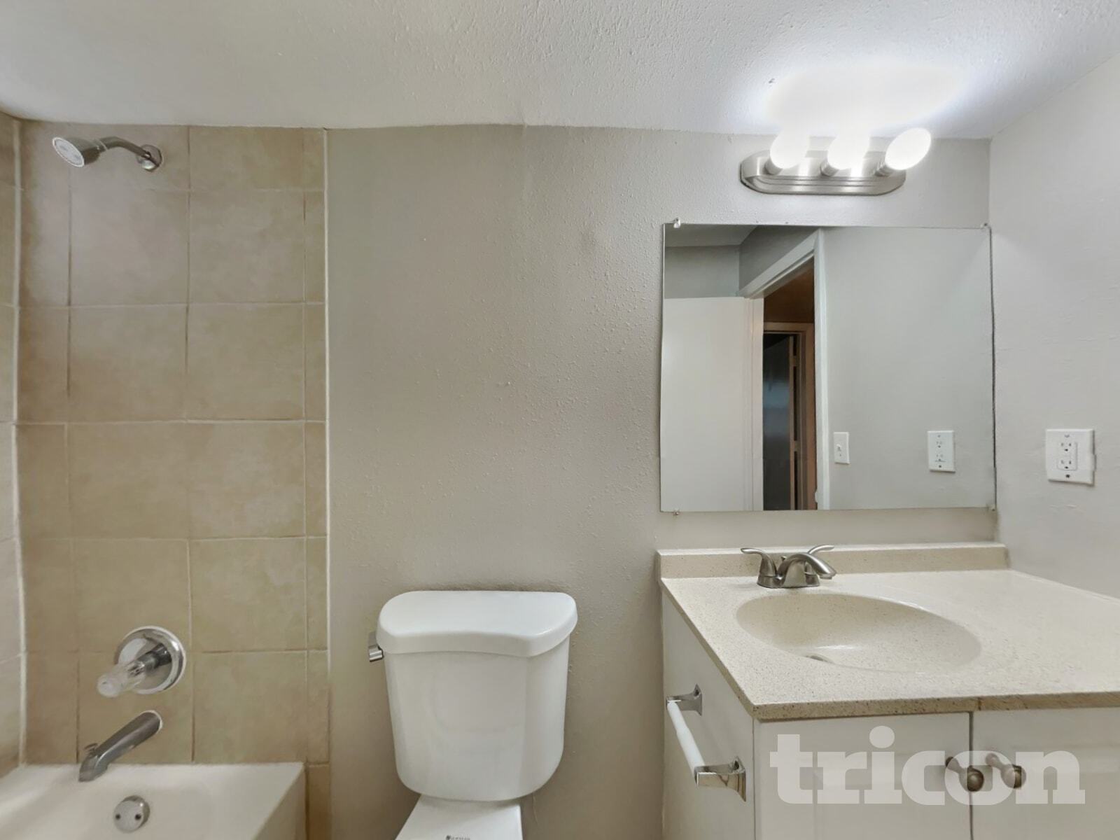 Building Photo - 1430 Thames Ln