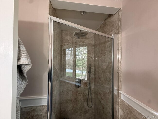 Building Photo - 16 Minkel Rd