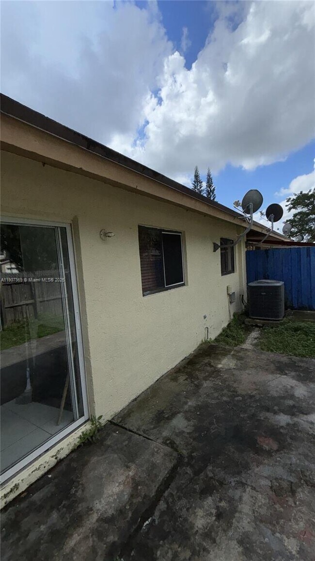 Building Photo - 13993 SW 280th Terrace