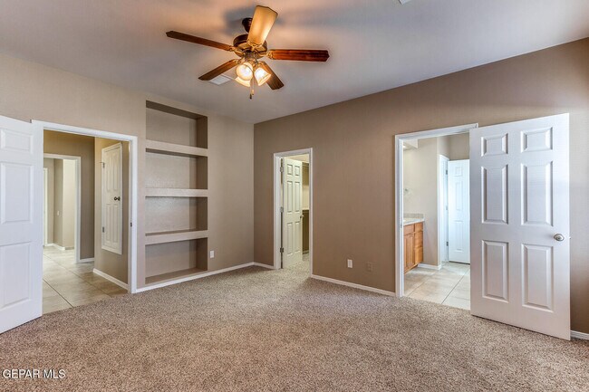 Building Photo - 5819 Redstone Rim Dr