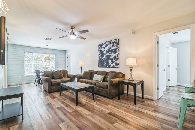 Primary Photo - Furnished 4/4 University Terrace