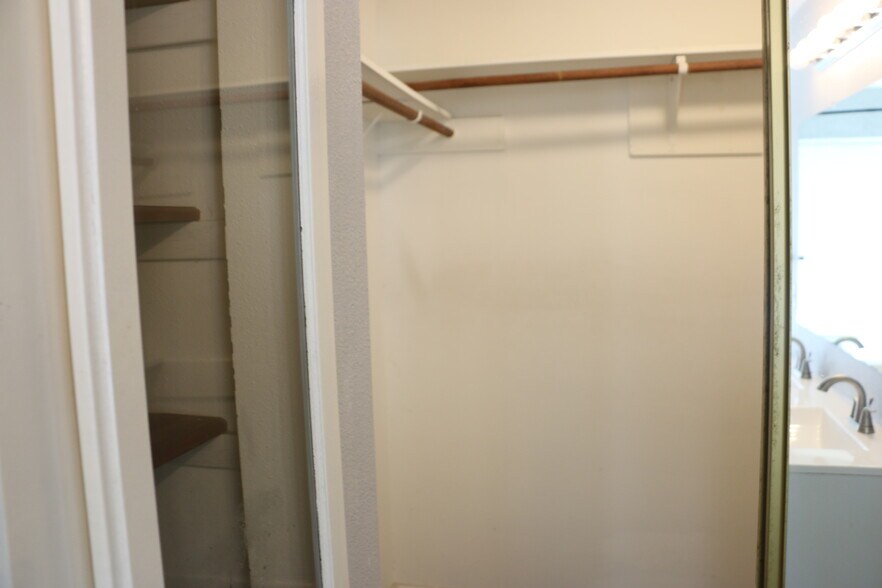 Building Photo - 446 Richvale Ln