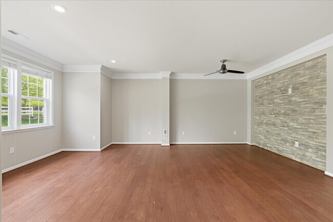 Building Photo - Expansive 4BR / 4.5BA Townhome in Lansdowne Town Center – Over 3,400 Sq Ft!