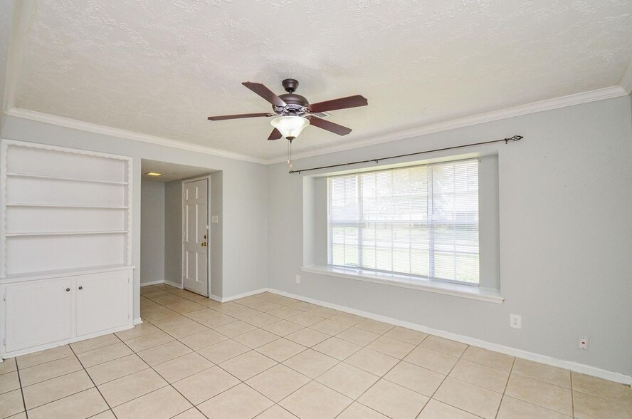 Building Photo - 8311 Springtime Ln
