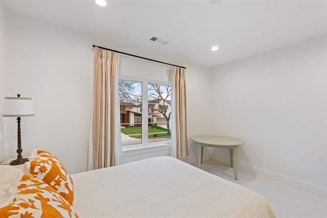 Building Photo - 9847 Mixon Dr