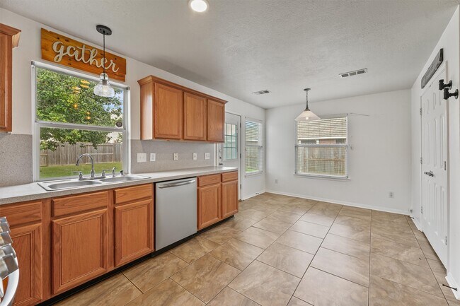 Building Photo - 17142 Kiowa River Ln