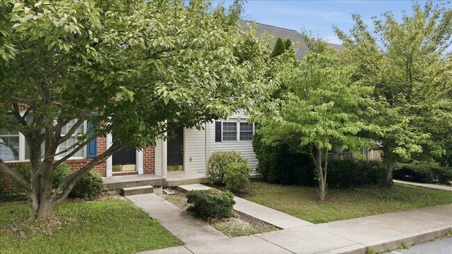 Building Photo - 32 Mabel Ln