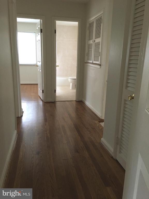 Building Photo - 9204 Bardon Rd