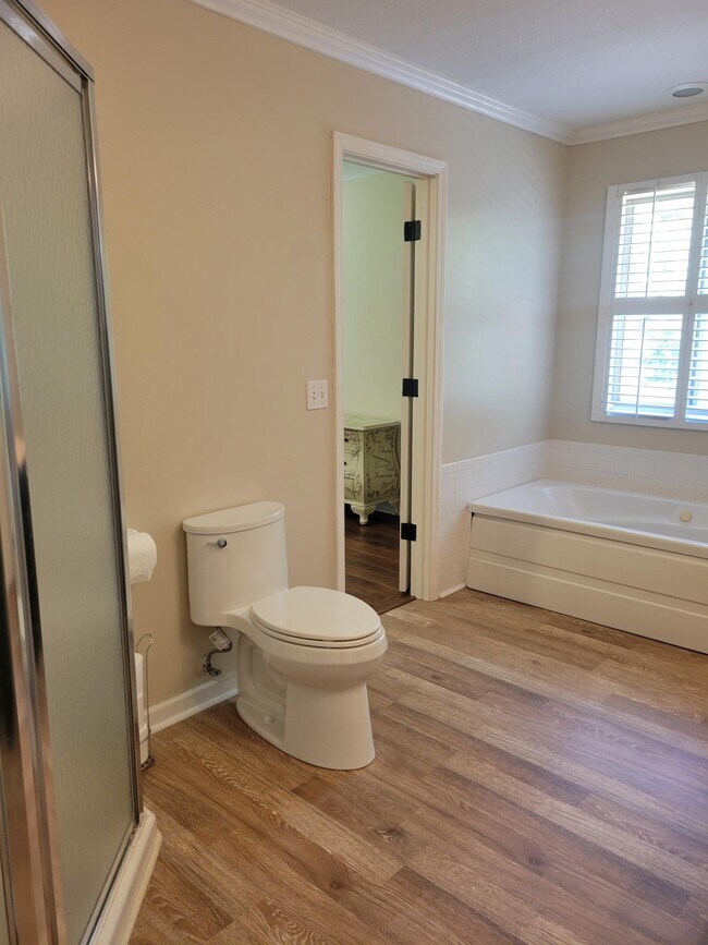 Building Photo - 456 Snead Dr