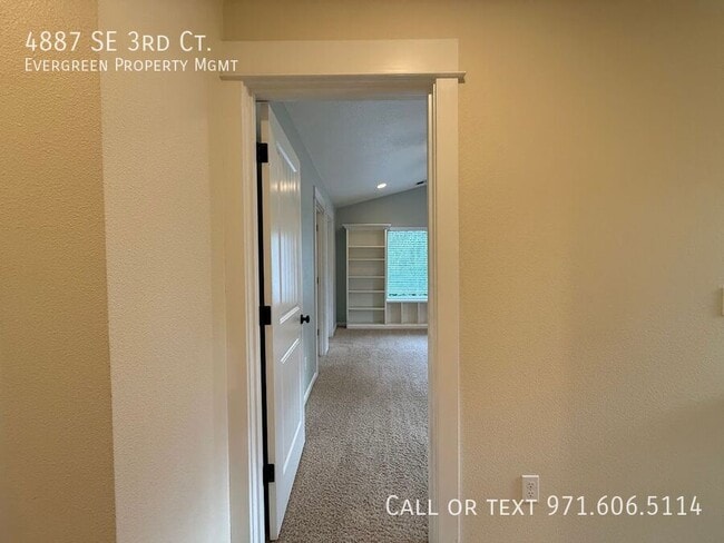 Building Photo - 4887 SE 3rd Ct