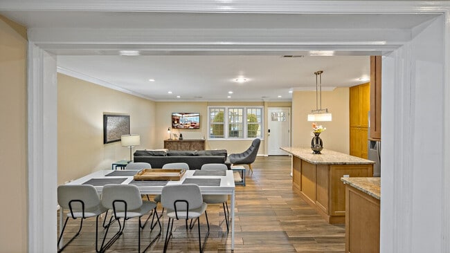 Building Photo - 7103 Highland St