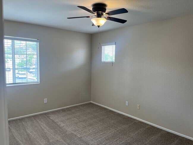 Building Photo - Murrieta 4 Bedroom