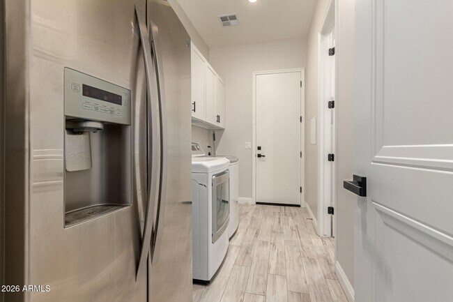 Building Photo - 267 W Amherst St