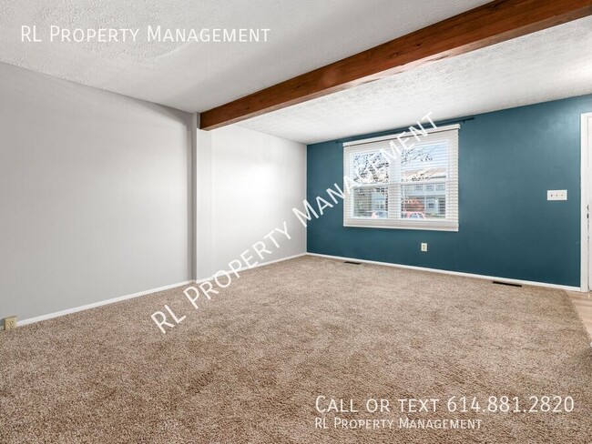 Building Photo - 3 Bedroom/2 Full Bathroom/2 Half bath Condo