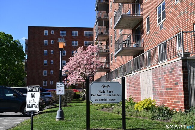 Building Photo - 27 Northill St