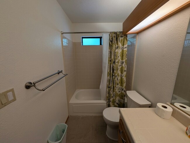 Building Photo - 1285 Antelope Ave