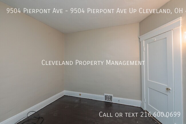 Building Photo - Charming Cleveland Duplex