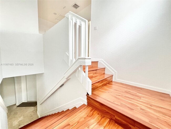 Building Photo - 3910 NE 13th Dr