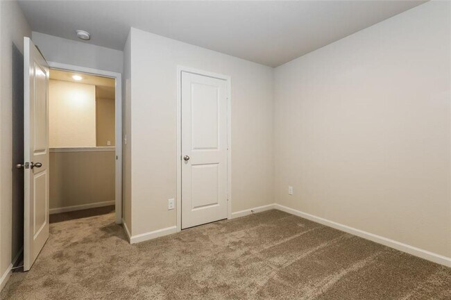 Building Photo - 148 Oliver Dr