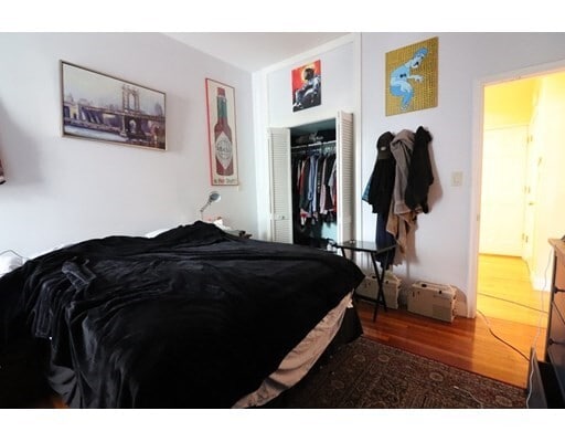 Building Photo - 9 Cygnet St