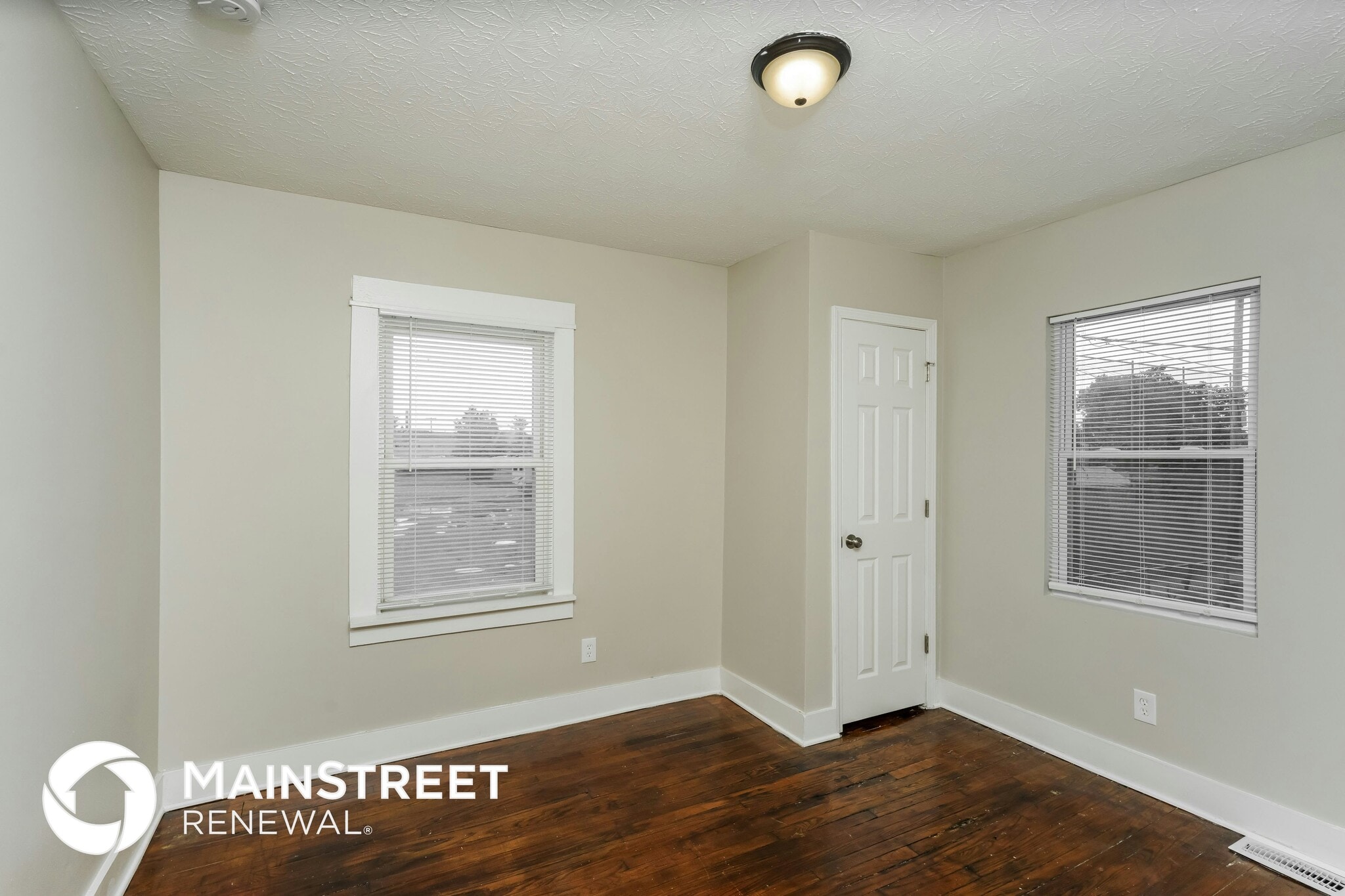 Building Photo - 1812 W Gaulbert Ave