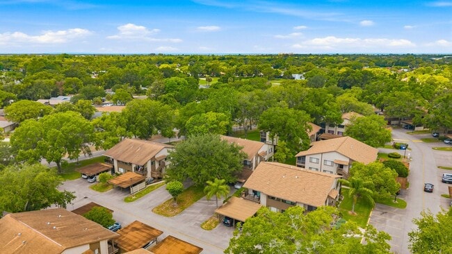 Building Photo - 8305 Sand Wedge Cir
