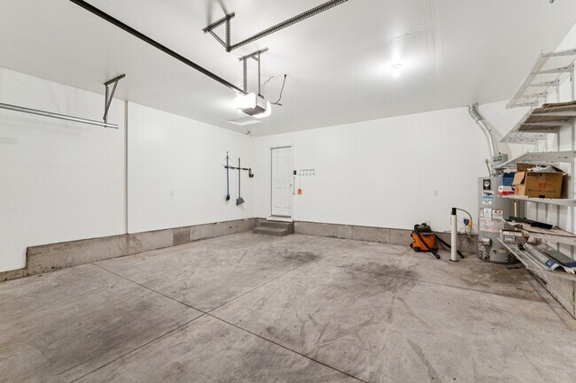 Building Photo - 11416 W Colorado River St