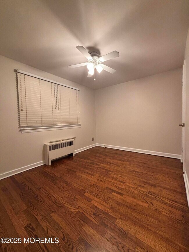 Building Photo - 139 Manor Dr