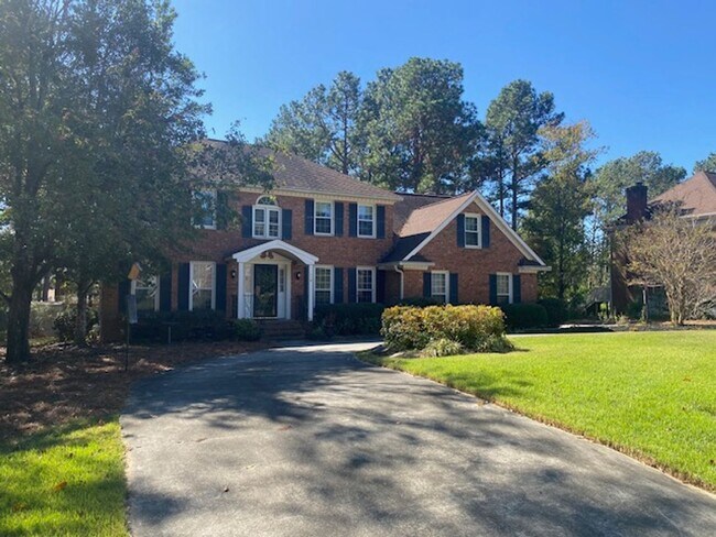 Building Photo - Gorgeous 5 Bedroom 3 Bathroom Brick Home in Woodside Plantation!