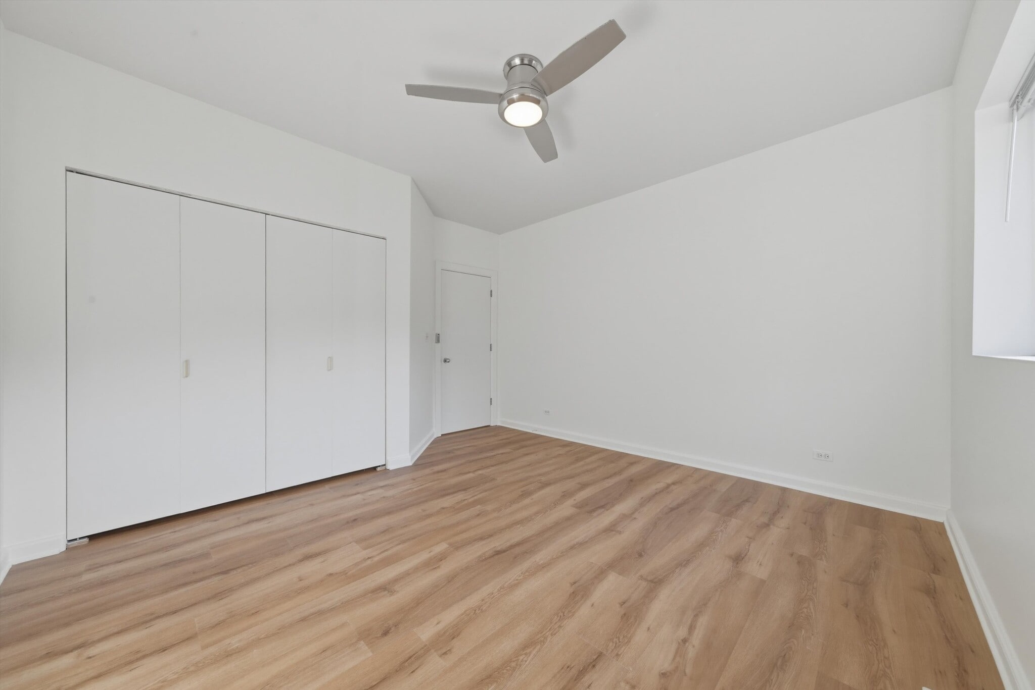 Building Photo - 4537 N Greenview Ave