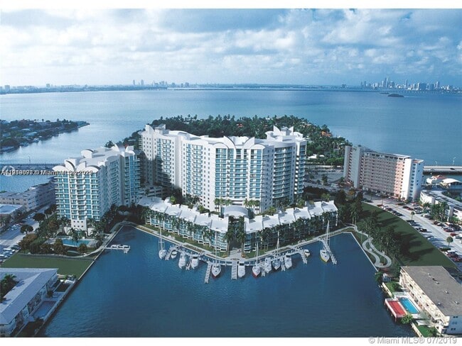 Building Photo - 7900 Harbor Island Dr