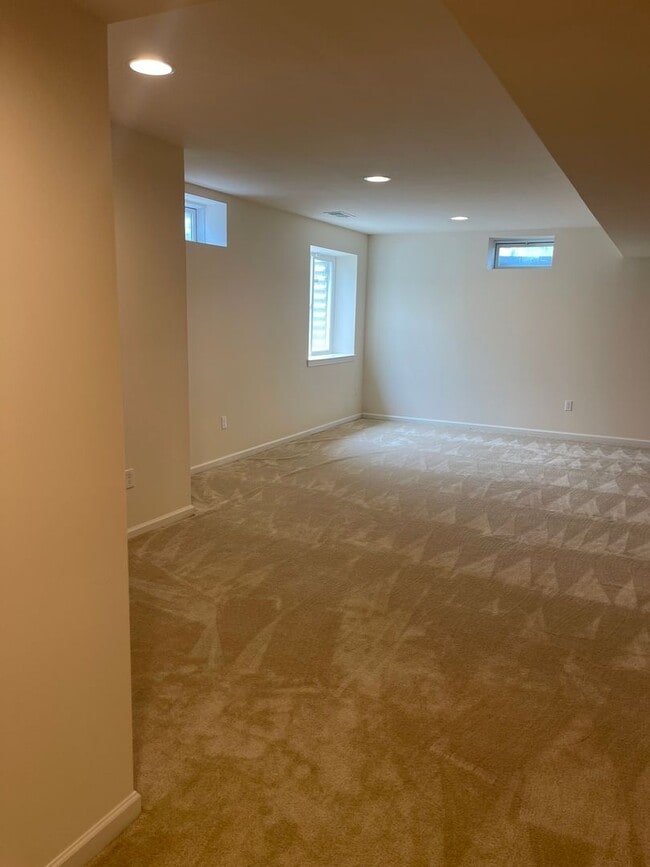 Building Photo - COMING SOON - HYETTS CROSSING