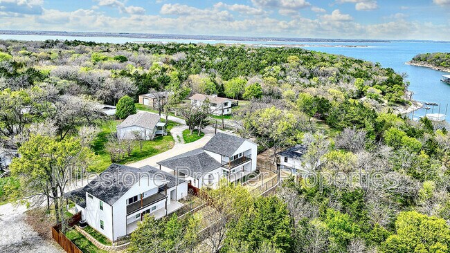 Building Photo - 432 Bentwood Dr