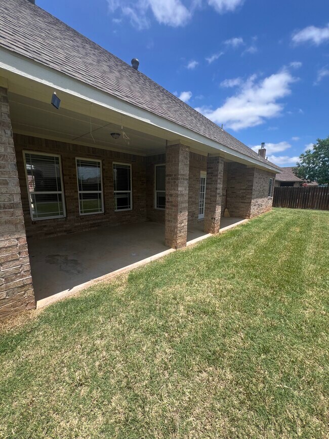 Building Photo - 3817 Enchanted Rock Rd