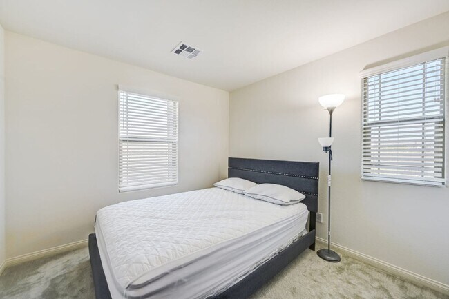 Building Photo - HOUSING CHOICE VOUCHER APPROVED! Beautiful Corner Home in Henderson – Built in 2021!