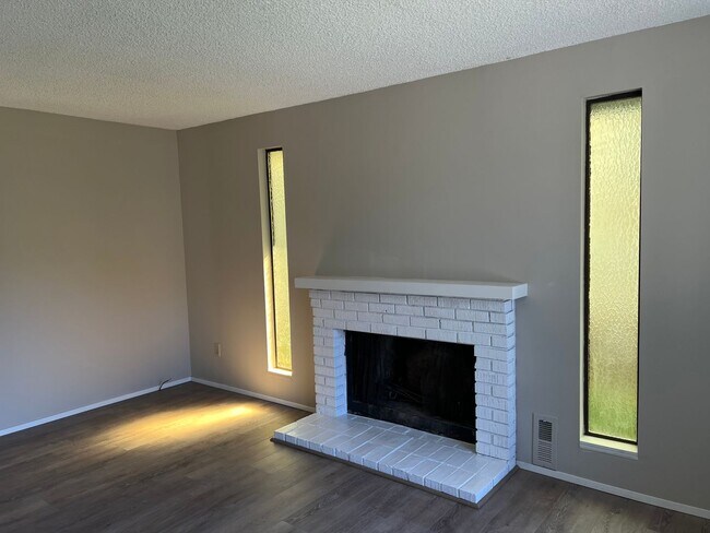 Building Photo - 3643 SE Tenino St