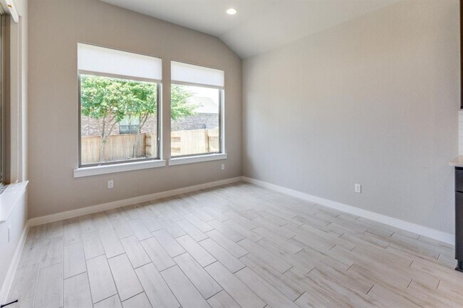 Building Photo - 1410 Sawmill Xing