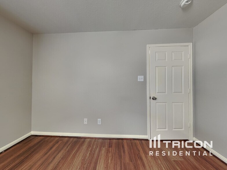 Building Photo - 6714 Clover Walk Ln