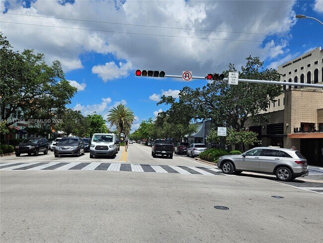 Building Photo - 104 Santander Ave