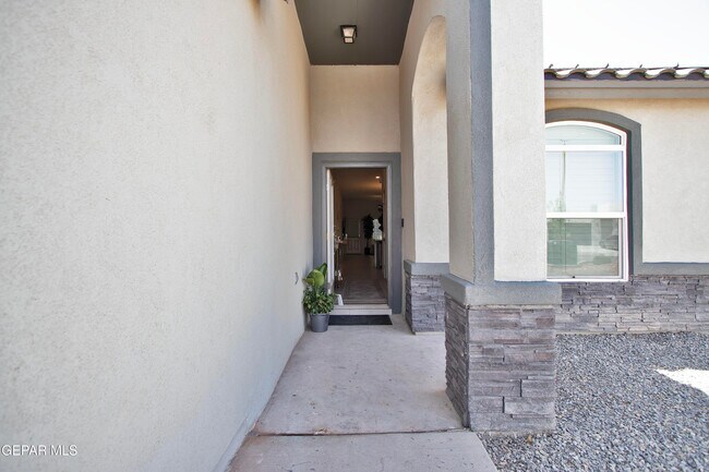 Building Photo - 13416 Cinderford Ave