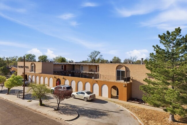 Building Photo - 500 NE 15th St