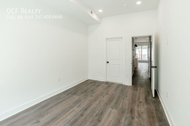 Building Photo - 625 N 52nd St