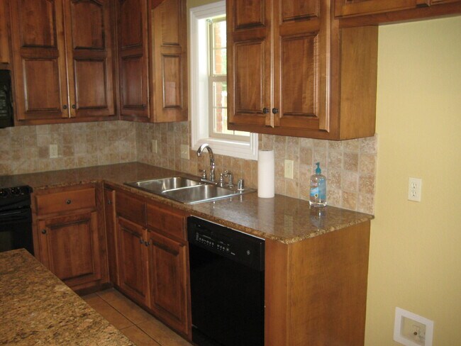 Building Photo - 15 Bluestem Ln
