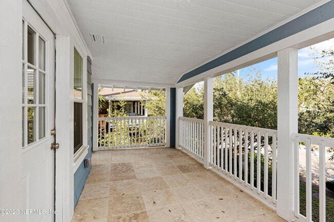 Building Photo - 1058 Beach Ave